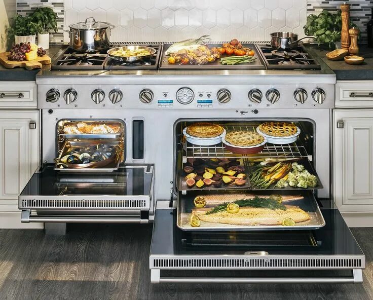 Кухонная плита фото Bigger & Bolder - The 60" Pro Grand Range Entertaining kitchen, Home decor kitch