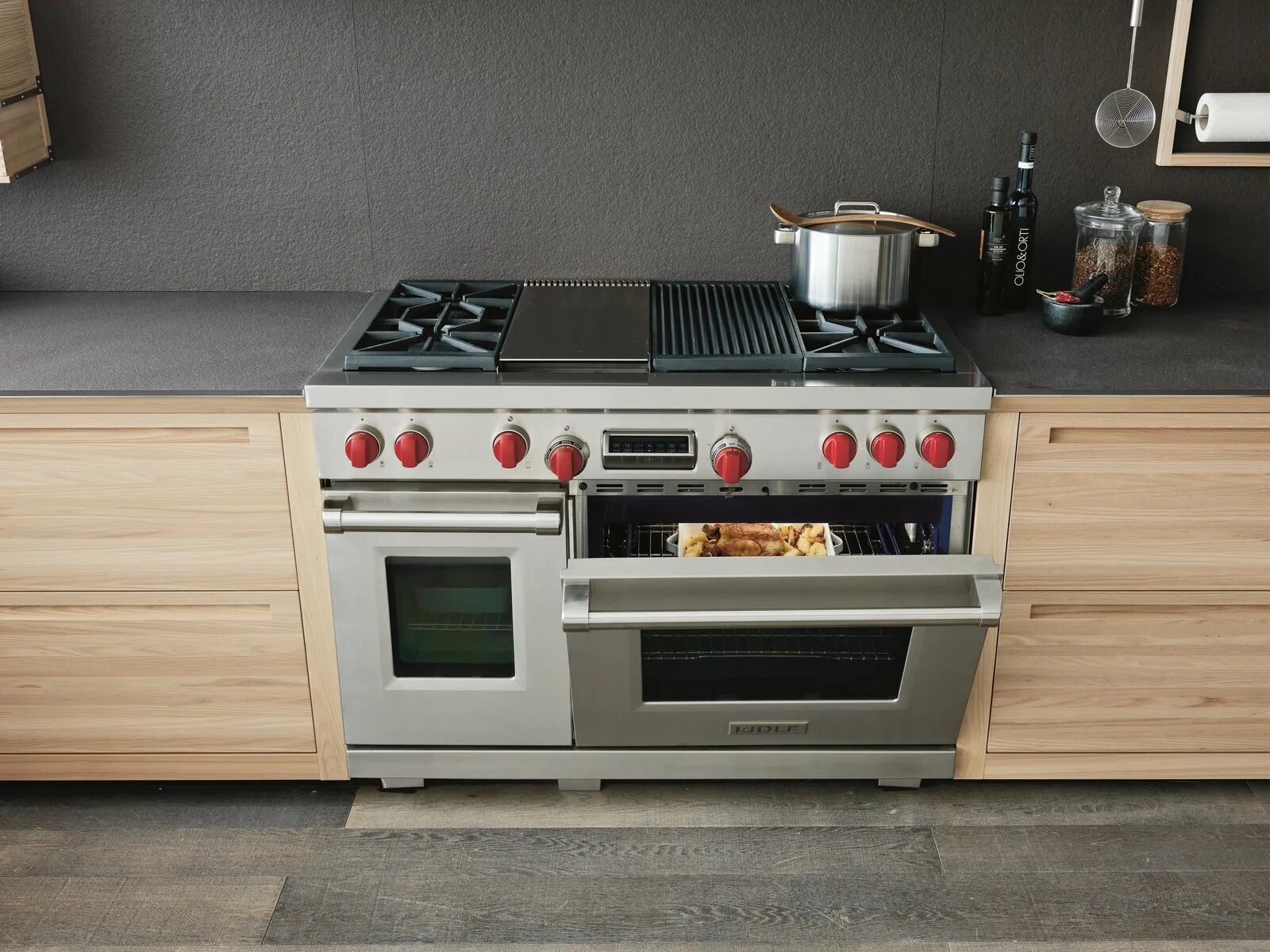 Кухонная плита в интерьере Search "slide induction chef collection range flex duo oven" from Sub-Zero Celeb