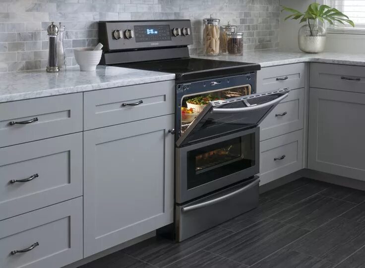 Кухонная плита в интерьере Samsung Reveals New Black Stainless Steel at NYCWFF Black stainless appliances, 