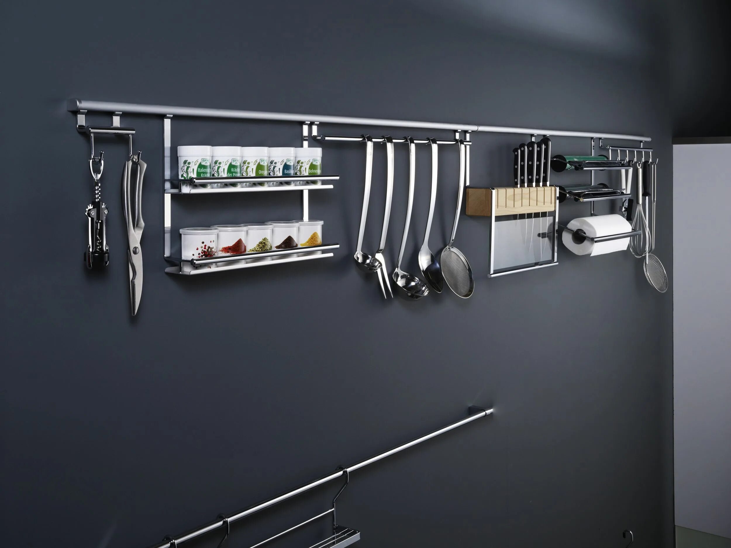 Кухонная штанга с крючками фото Clever storage, Backsplash, Kitchen renovation