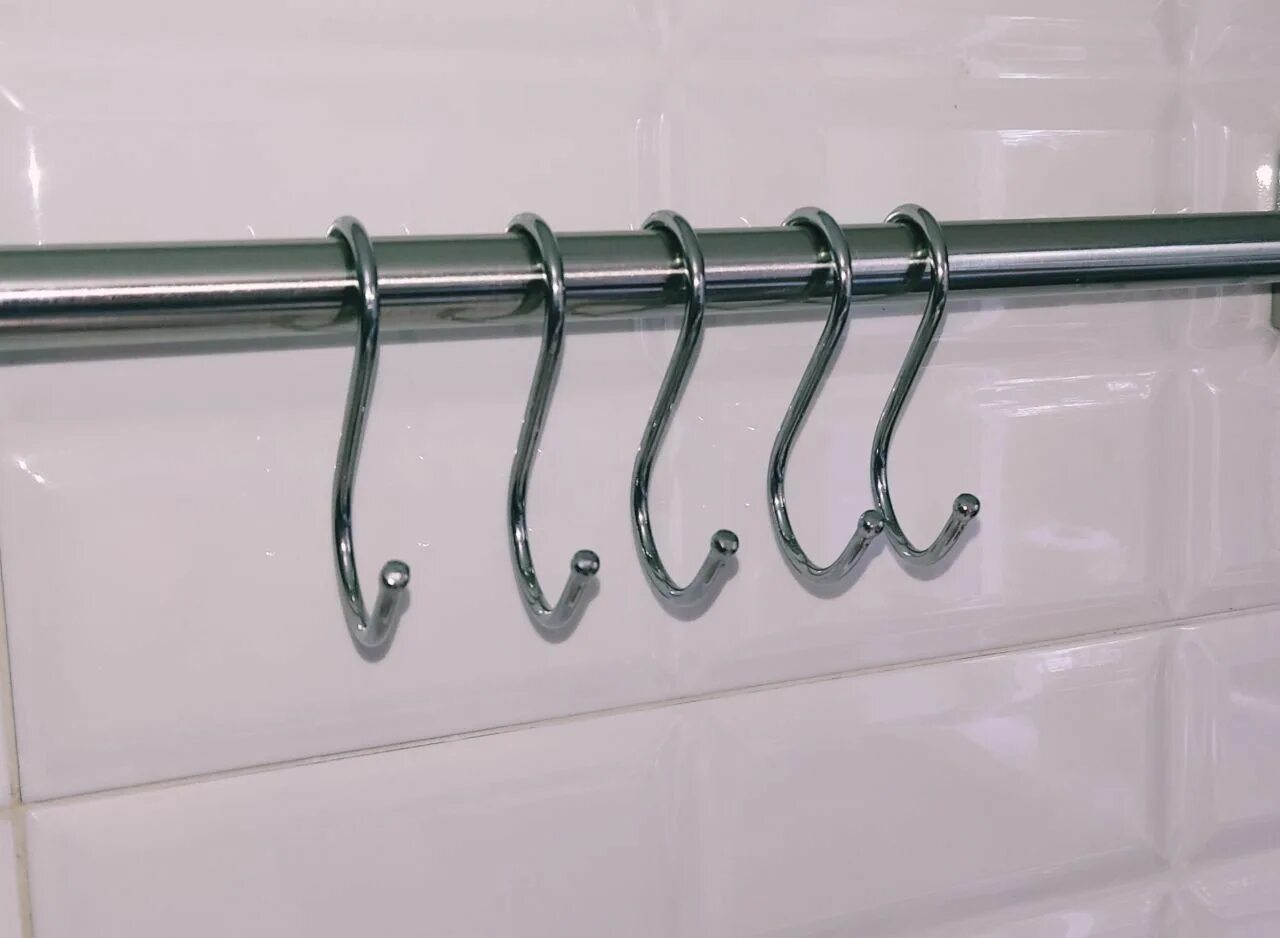Кухонная штанга с крючками фото Крючки на рейлинг, 7х5х0.4 см, Нержавеющая сталь купить по низкой цене с доставк