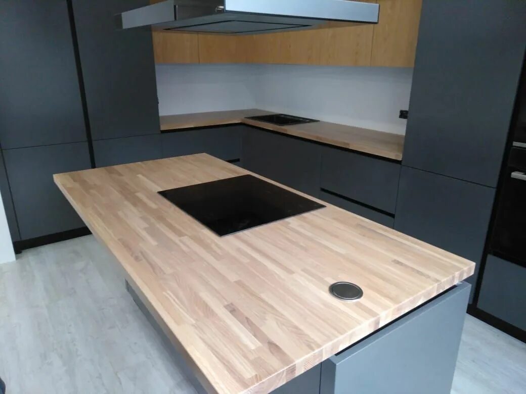 Кухонная столешница лиственница фото Барная стойка из сращенного ясеня для кухни купить в Москве, цены от производите