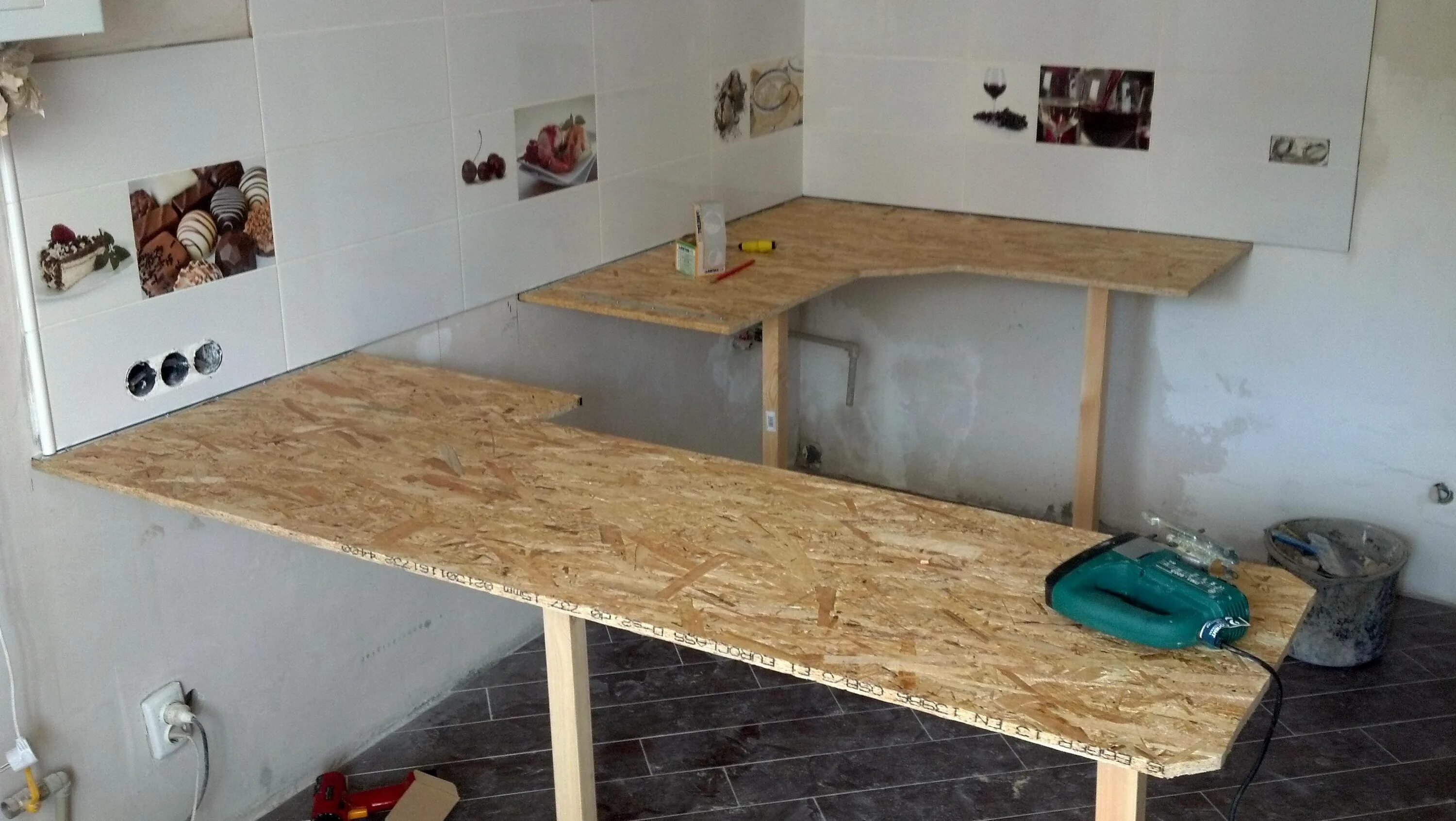 Кухонная столешница своими руками фото Из чего можно сделать столешницу фото - DelaDom.ru