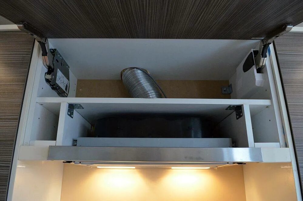 Кухонная вытяжка в шкафу фото Установка вытяжки в шкаф