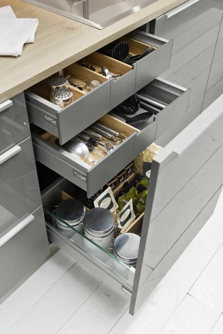 Кухонное наполнение шкафов фото Systemy szuflad z pełnym wysuwem, cargo, szafki narożne le mans, wkłady do szufl