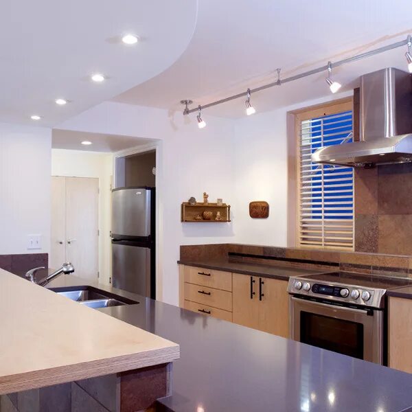 Кухонное освещение фото Лампы-споты прямо в точку. По низким ценам в РДС Строй.