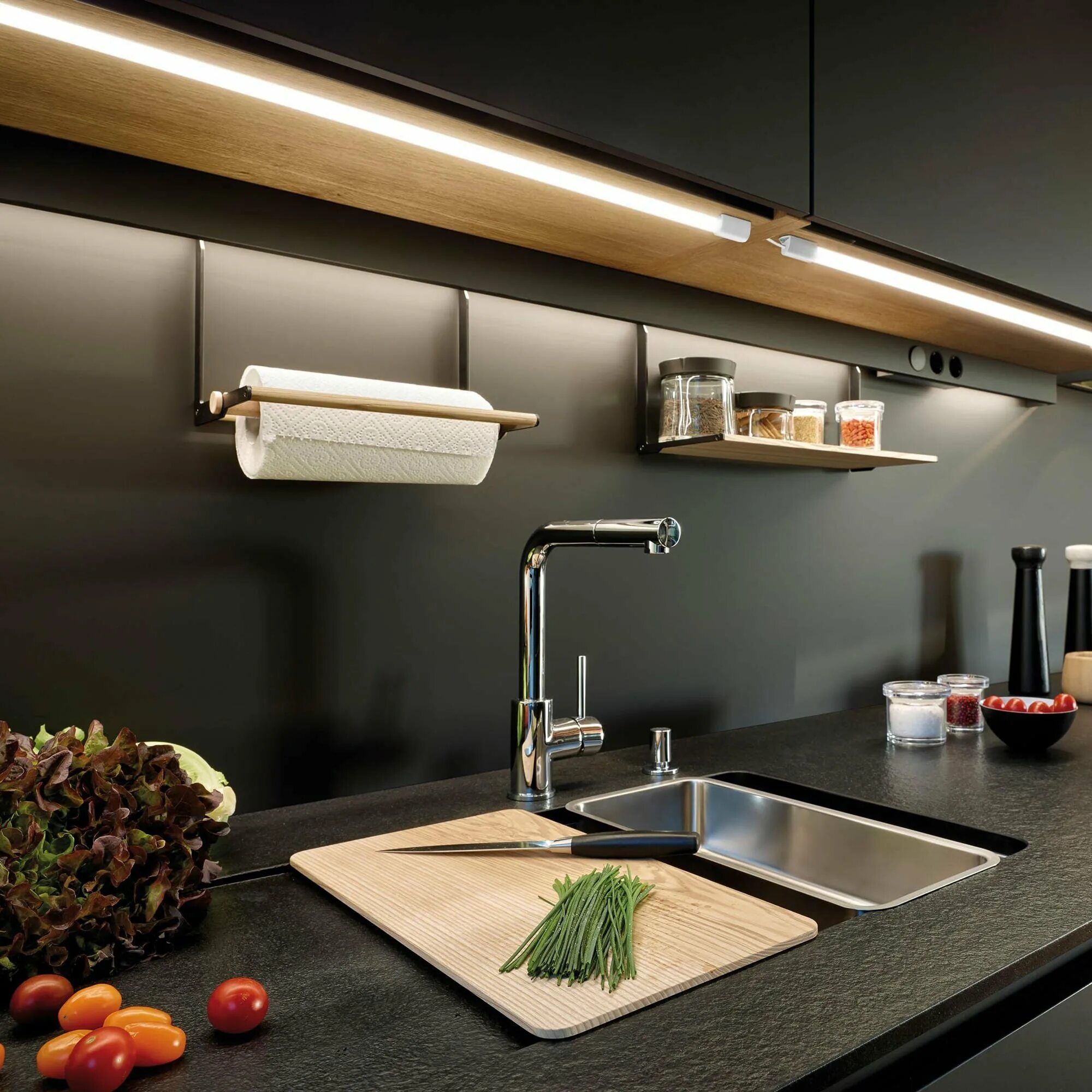 Кухонное освещение фото Светильник линейный WT4 635 мм 9 Вт, белый свет - купить в интернет-магазине по 