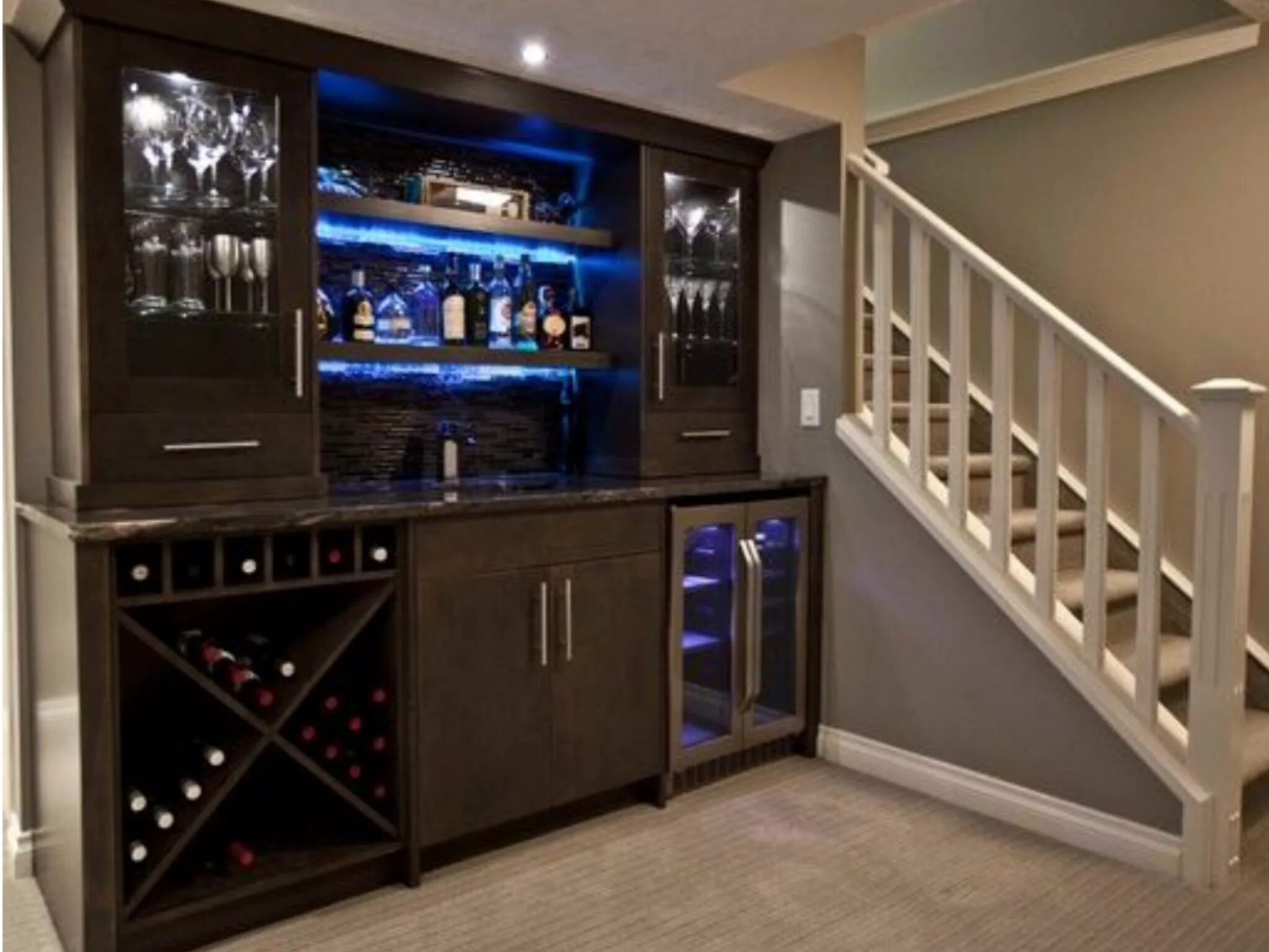 Кухонные бары фото Pin on Furniture Bars for home, Home theater rooms, Home bar designs