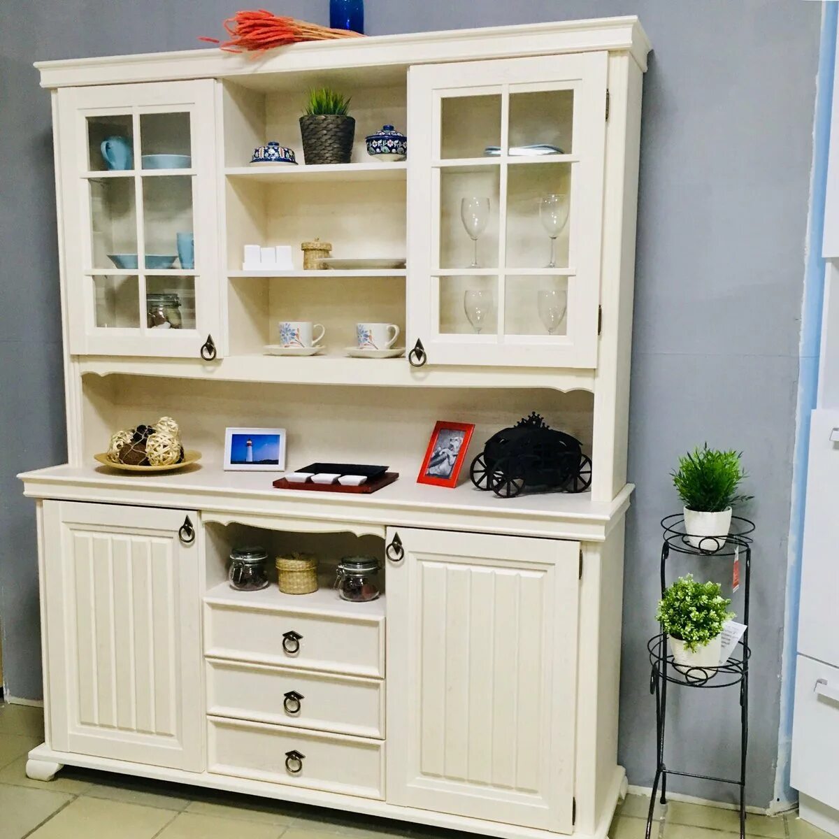 Кухонные буфеты фото Буфет в стиле прованс (55 фото)
