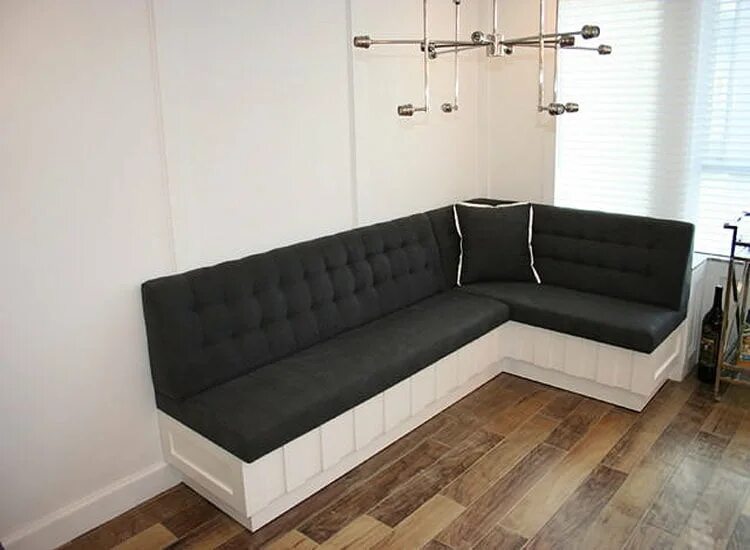 Кухонные диваны фото Угловой кухонный диван в классическом стиле