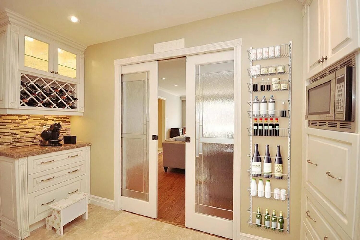 Кухонные двери фото Дверь для кухни: рекомендации по выбору (40 фото): легкие складные кухонные моде