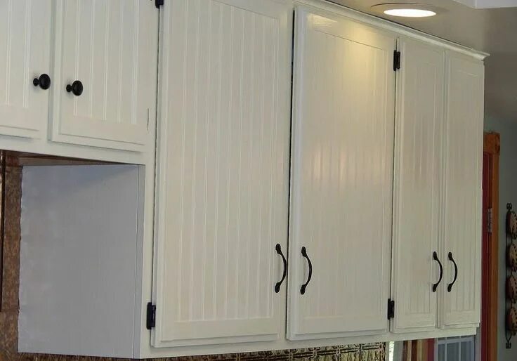 Кухонные дверки фото Our kitchen cupboards transformed Beadboard kitchen cabinets, Beadboard kitchen,