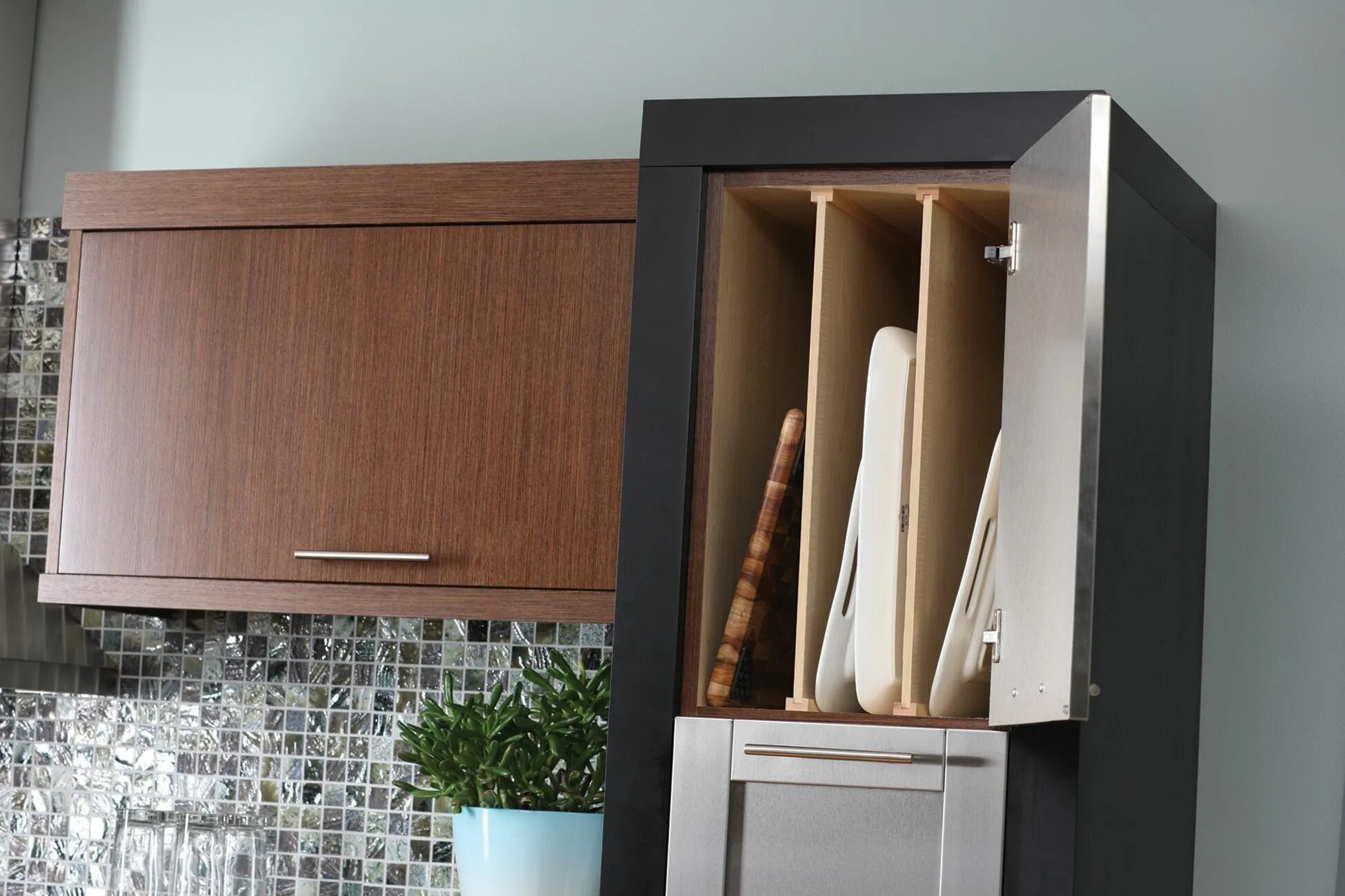 Кухонные дверки фото Tray dividers by Dura Supreme Cabinetry are a convenient way to partion a cabine