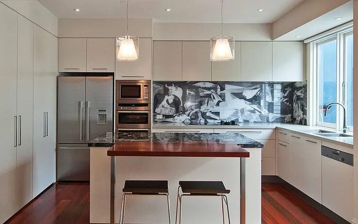 Кухонные фартуки фото интерьере Bold Black to Glossy Mirrors: Trendy Kitchen Backsplash Ideas to Try Out Kitchen