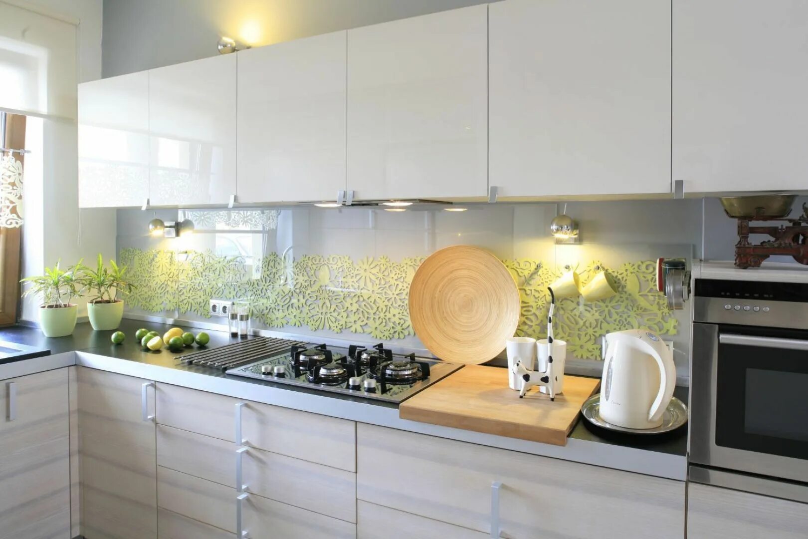 Кухонные фартуки фото интерьере Ściana nad blatem. 20 pięknych zdjęć kuchni - Galeria - Dobrzemieszkaj.pl Kitche