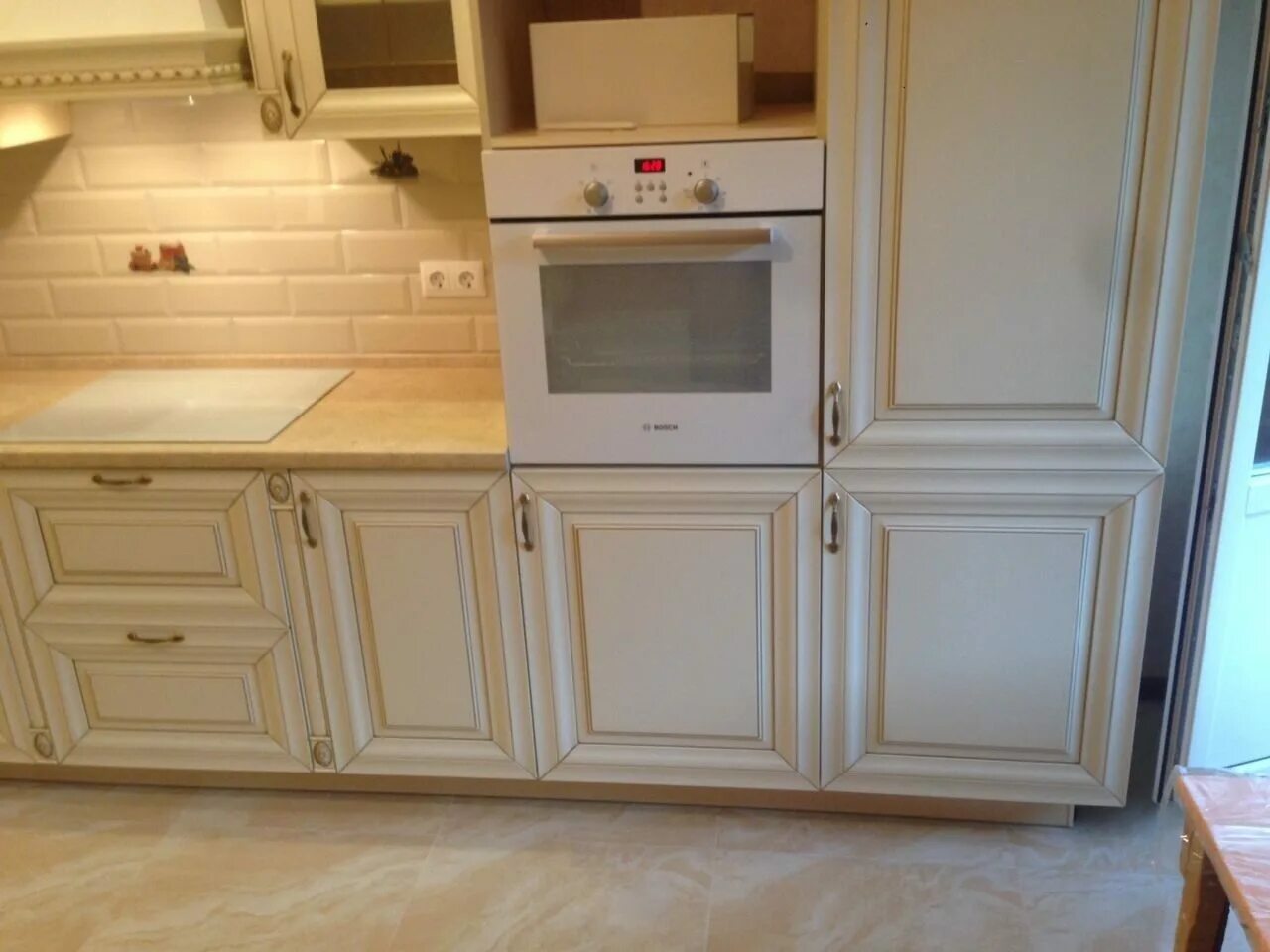 Кухонные фасады фото ФОТО КУХНИ ЭМАЛЬ МДФ С ФРЕЗЕРОВАННЫМИ ФАСАДАМИ