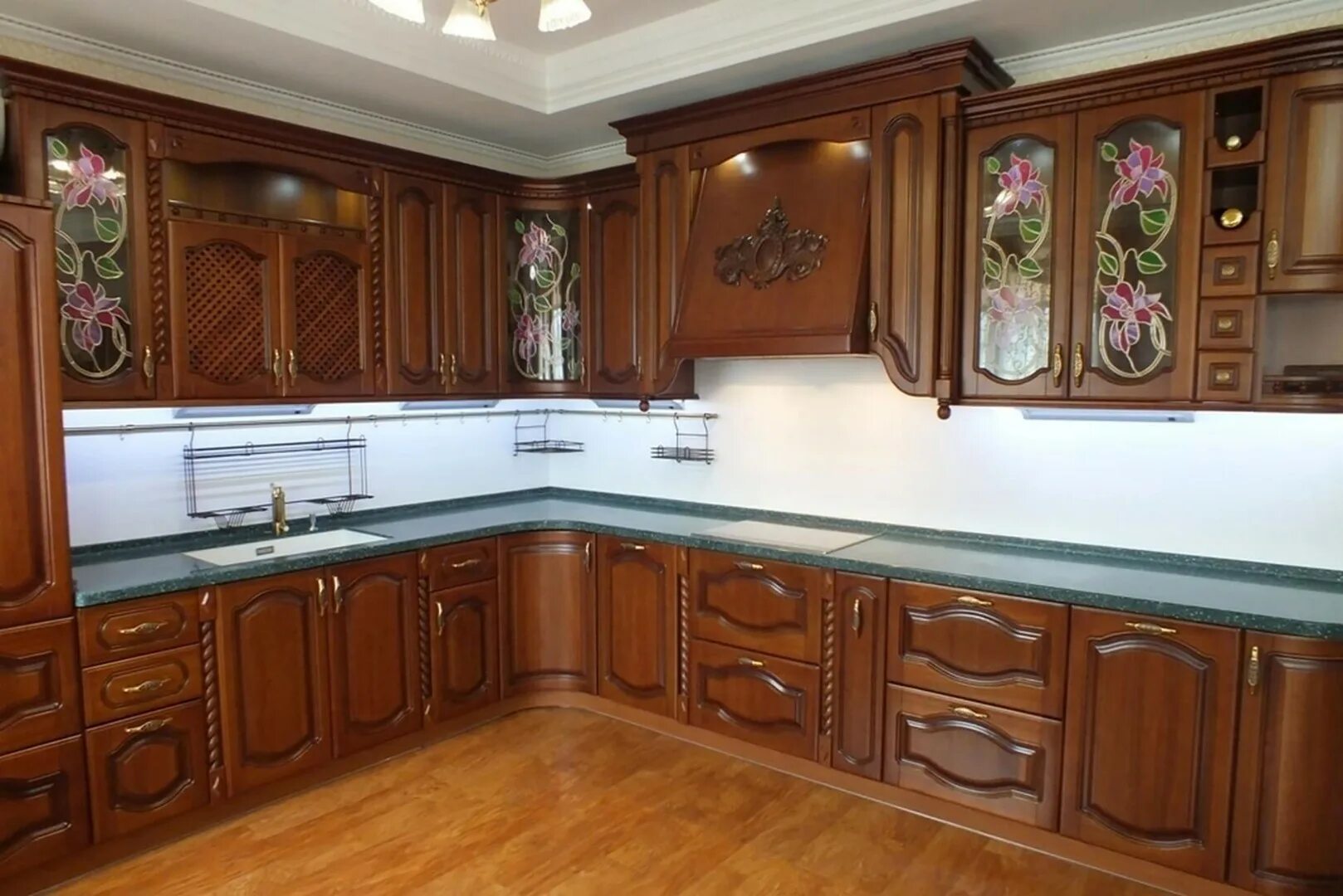 Кухонные фасады фото цена Кухня Карапынар купить по цене 508 090 руб. с профессиональной сборкой и доставк