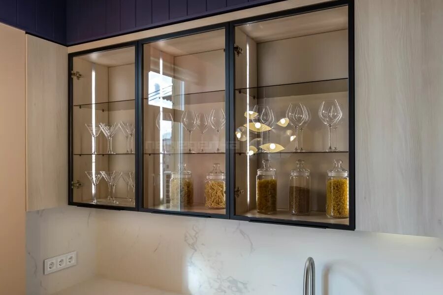 Кухонные фасады со стеклом фото Стеклянные фасады в алюминиевом профиле