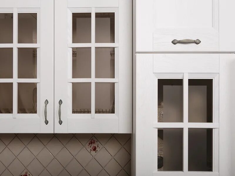 Кухонные фасады со стеклом фото ЗАННА белая