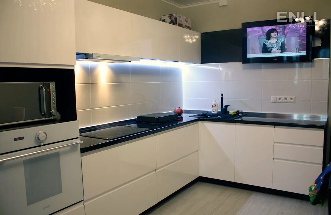 Кухонные гарнитуры без ручек фото Дизайн кухни в г.Тольятти из МДФ современные кухни угловые кухни кухни с пеналом
