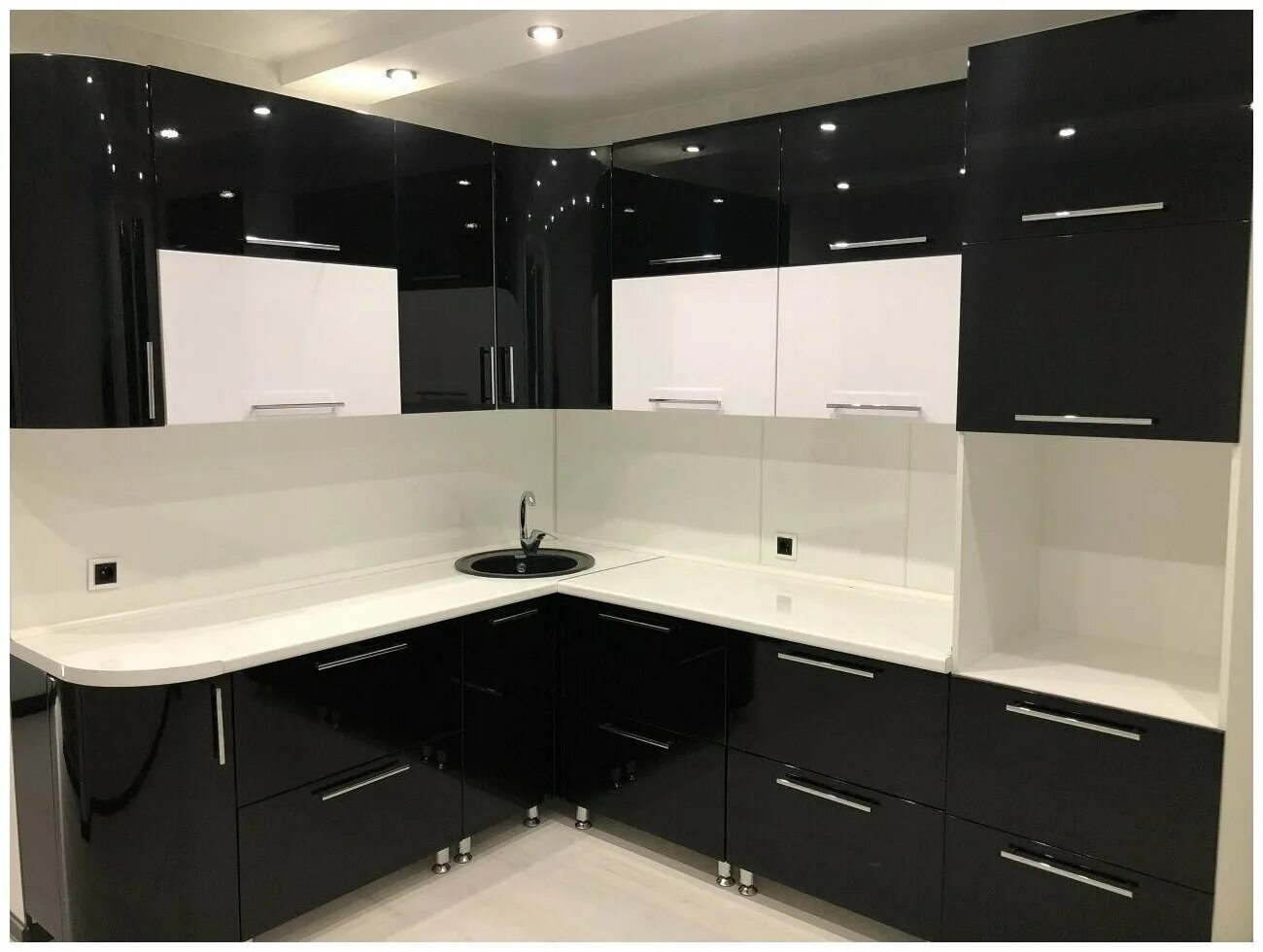 Кухонные гарнитуры черно белого цвета фото Самоклеящаяся виниловая пленка Oracal 641 оракал черный глянец 1.26м х 3м - купи
