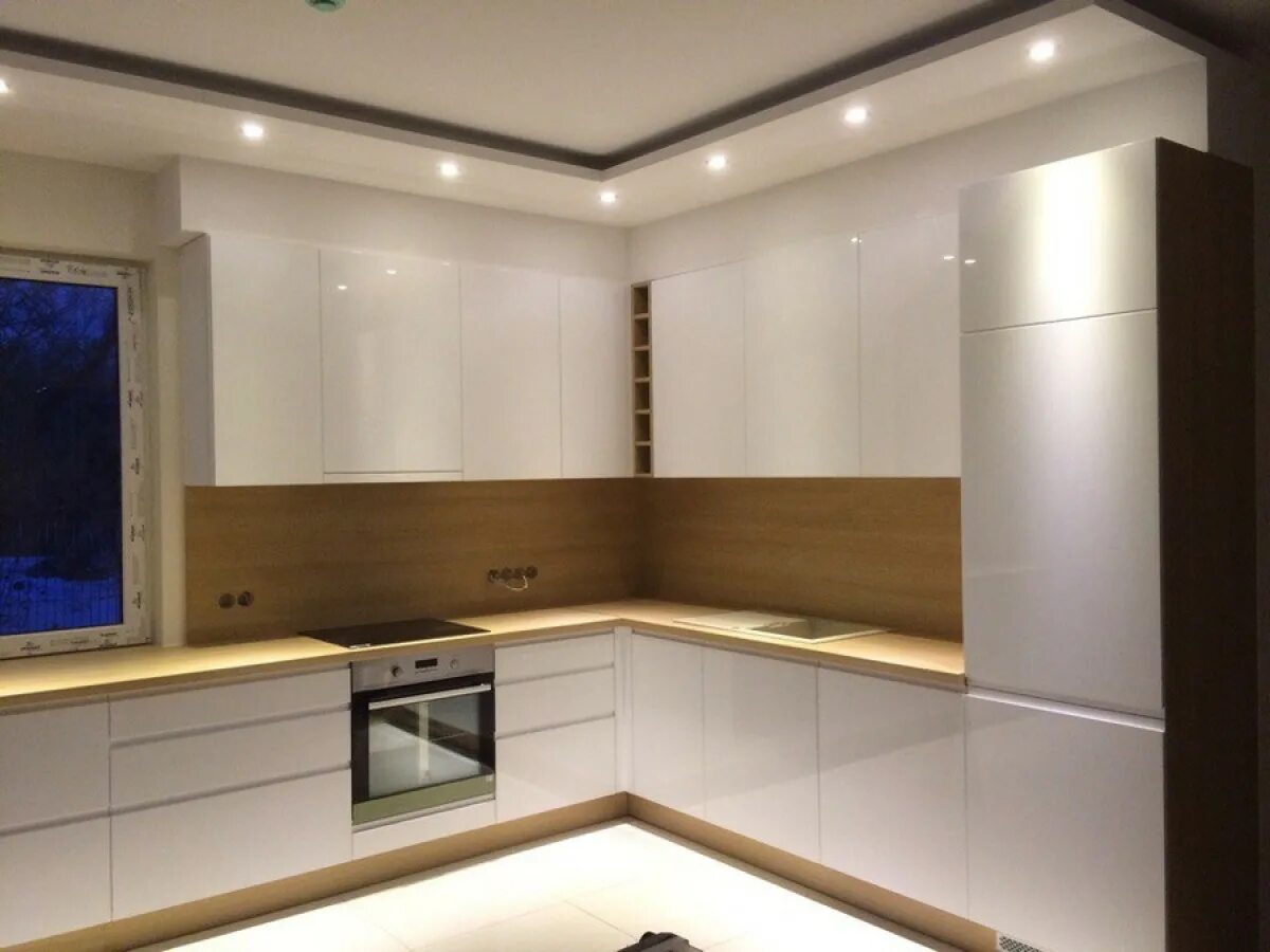 Кухонные гарнитуры до потолка угловые фото Кухни Дазе на заказ в Симферополе. Купить Кухни Дазе от производителя по индивид