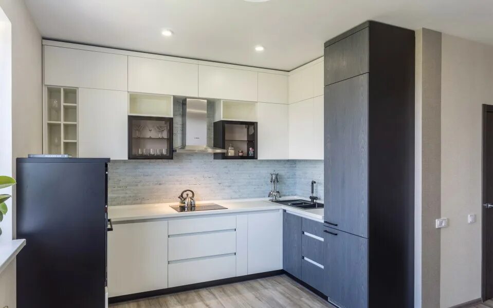 Кухонные гарнитуры до потолка угловые фото Кухня на заказ 221 Студия Kazza