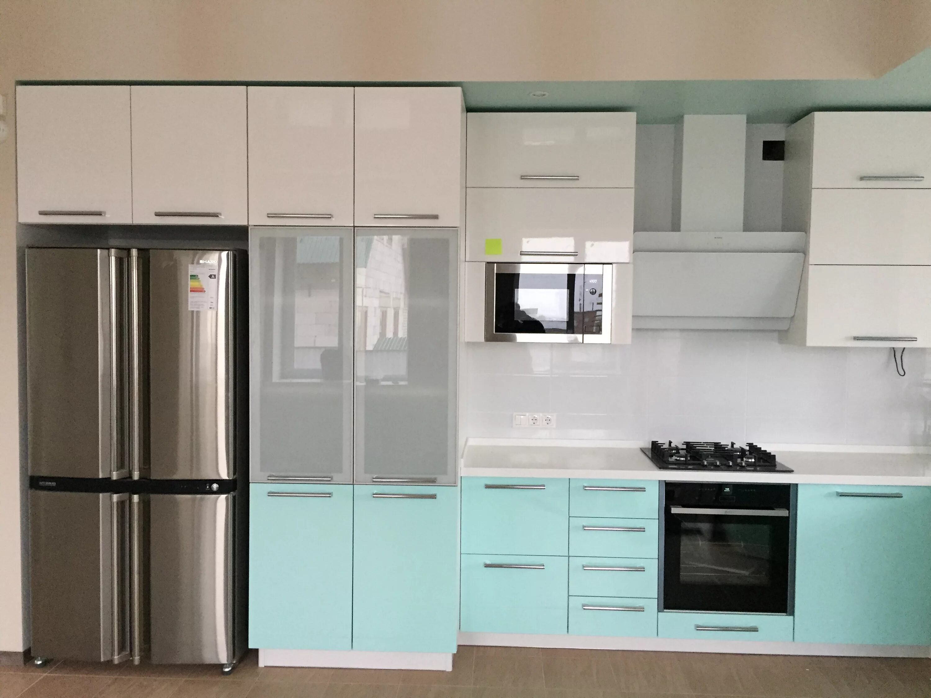 Кухонные гарнитуры эмаль фото Минусы фасадов эмаль