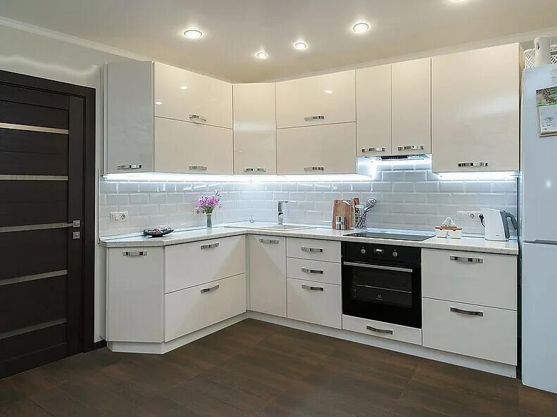 Кухонные гарнитуры фото угловые белые Кухня Шанталь 2,5 метра - купить по цене 110 355 руб. в Москве.