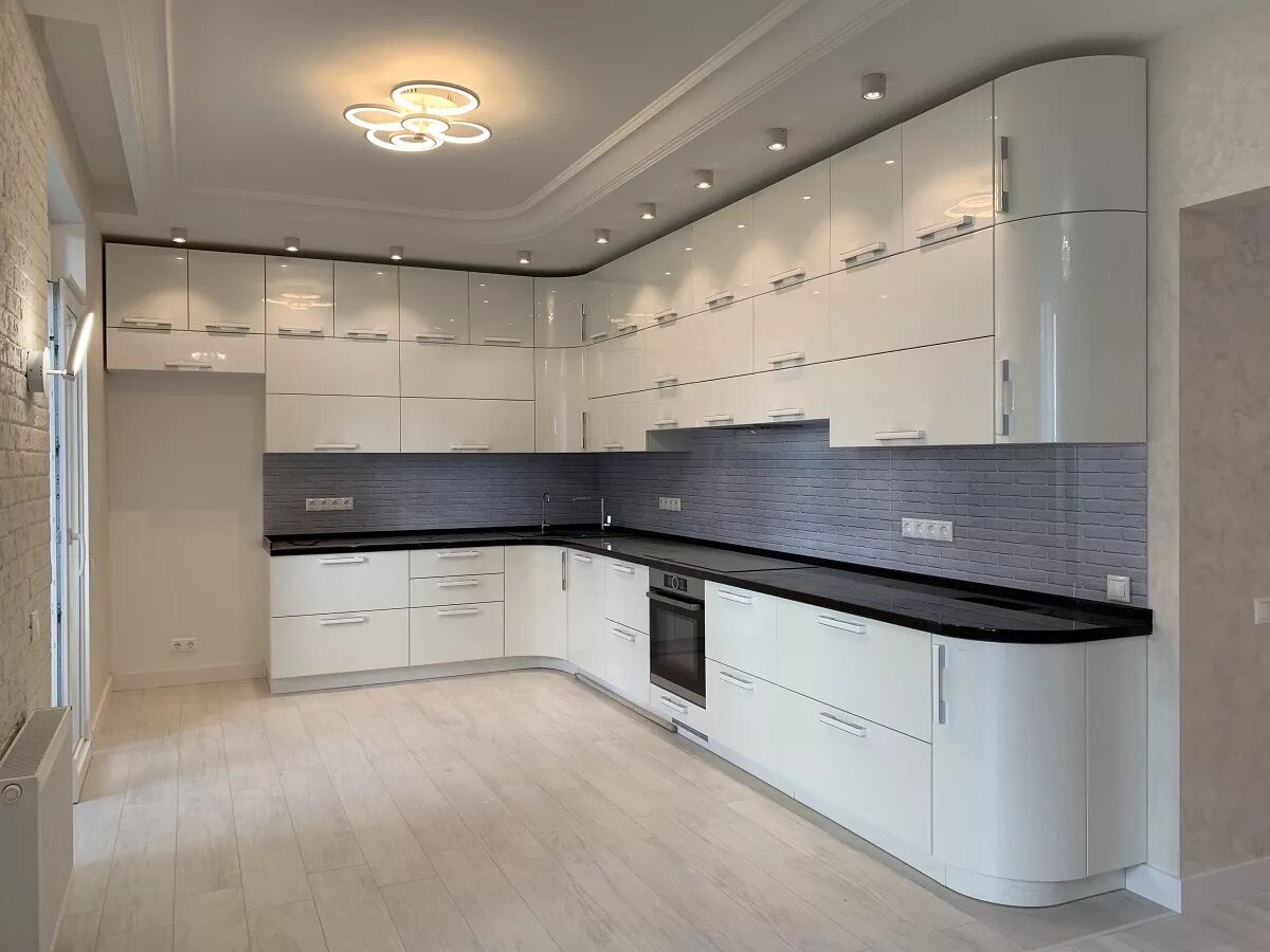 Кухонные гарнитуры фото угловые современные светлые Кухня белая эмаль Мебель Феникс