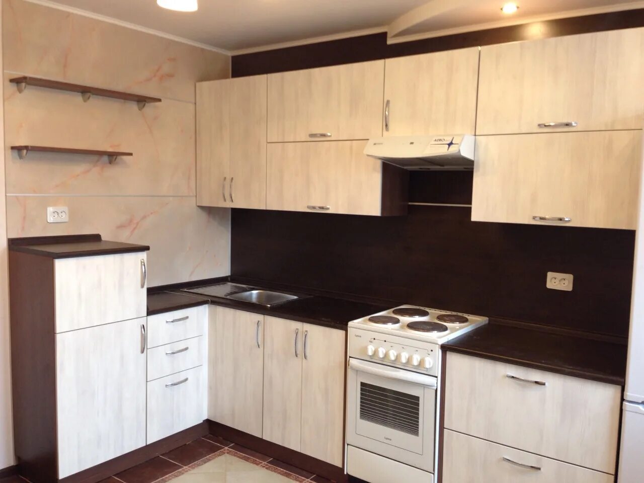 Кухонные гарнитуры из дсп фото Белая кухня-не приговор! - СвойСтиль