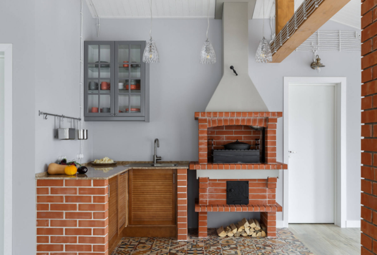 Кухонные гарнитуры из кирпича фото Летняя кухня на даче: 50 удачных проектов (+ фото) Летняя кухня, Уютные столовые