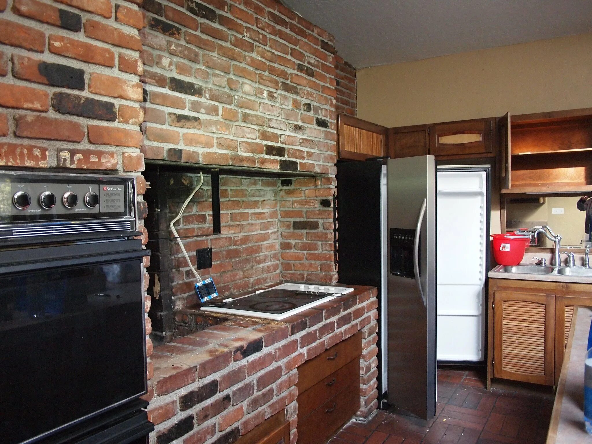 Кухонные гарнитуры из кирпича фото Кухня из кирпича: найдено 90 картинок