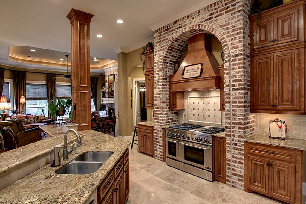 Кухонные гарнитуры из кирпича фото Pin by Stephanie B on New House Brick kitchen, House design kitchen, Craftsman s