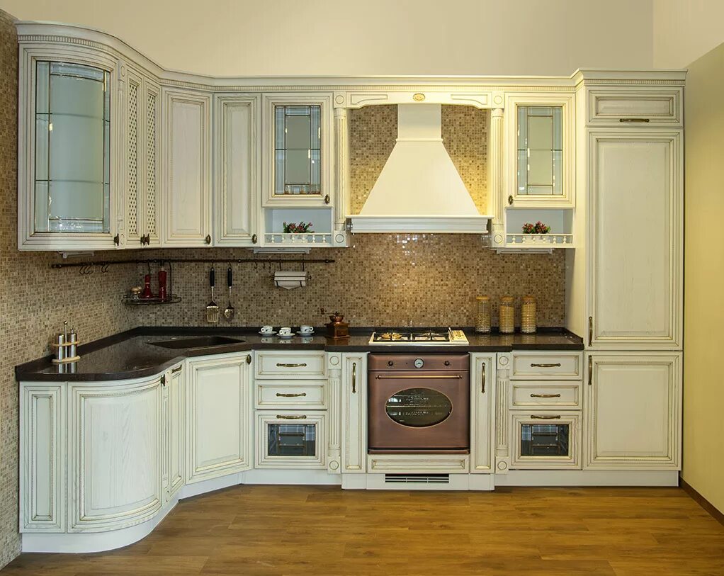 Кухонные гарнитуры классика фото угловые Кухня классика угловая: классические угловые кухни (фото)