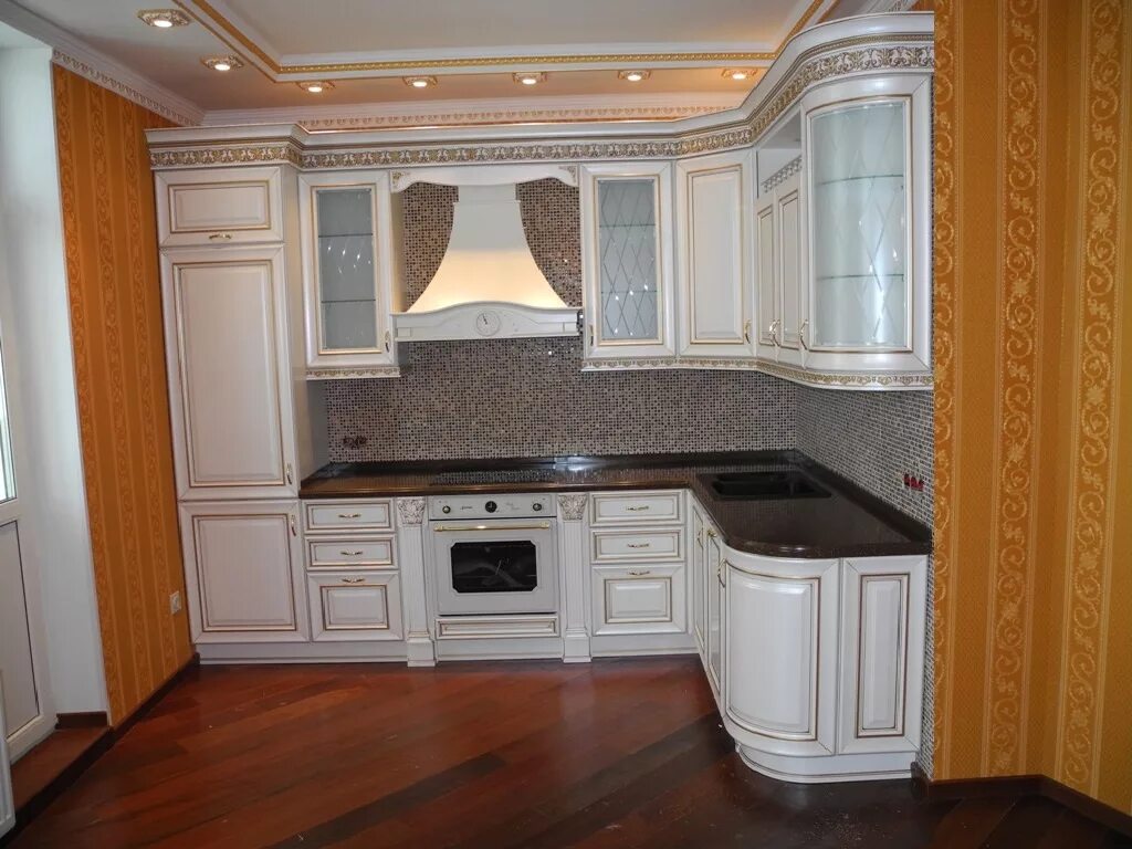 Кухонные гарнитуры классика фото угловые Кухня Инфинити