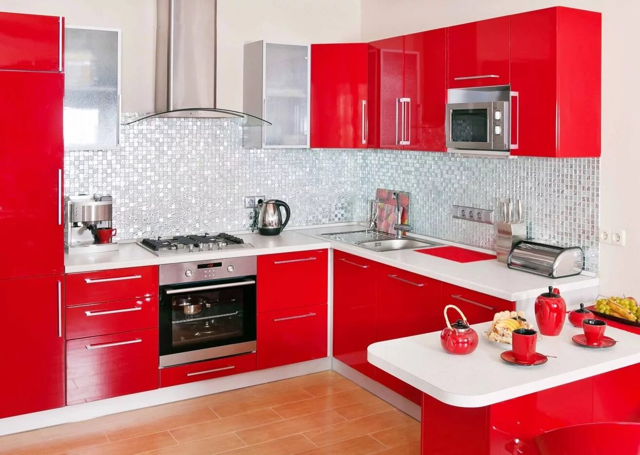Кухонные гарнитуры красного цвета фото Глянцевые панели МДФ Kastamony в интерьере кухни - "МОНЗА" - мебельная фурнитура