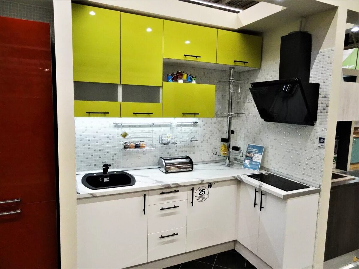 Кухонные гарнитуры леруа мерлен каталог фото Кухня "Антея" из Леруа Мерлен в хрущевке (24 фото в квартире)