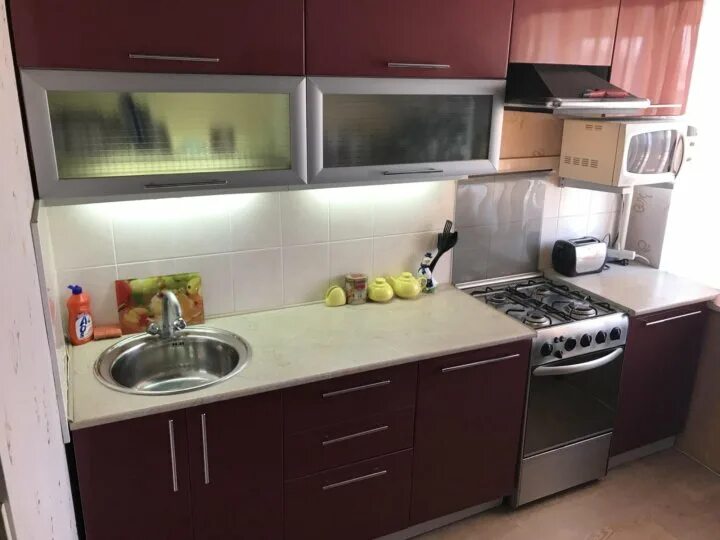 Кухонные гарнитуры магнитогорск фото Кухонный гарнитур - купить в Магнитогорске, цена 30 000 руб., продано 7 мая 2019