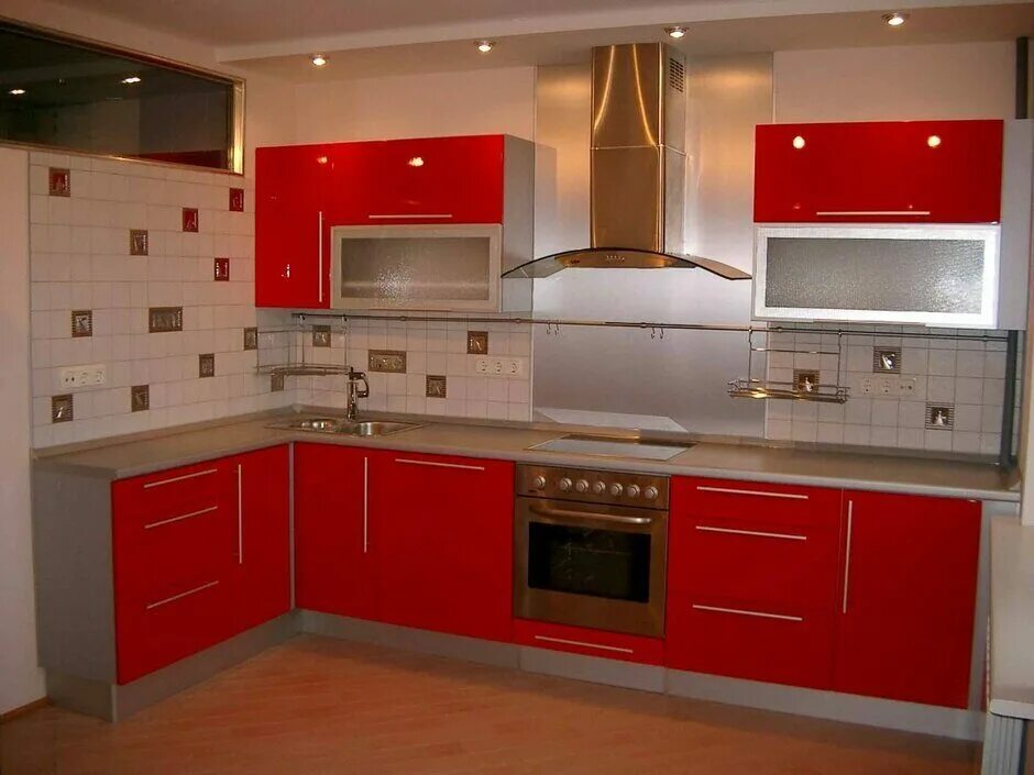 Кухонные гарнитуры на заказ фото Красные угловые кухни по фабричным ценам - заказать мебель от производителя