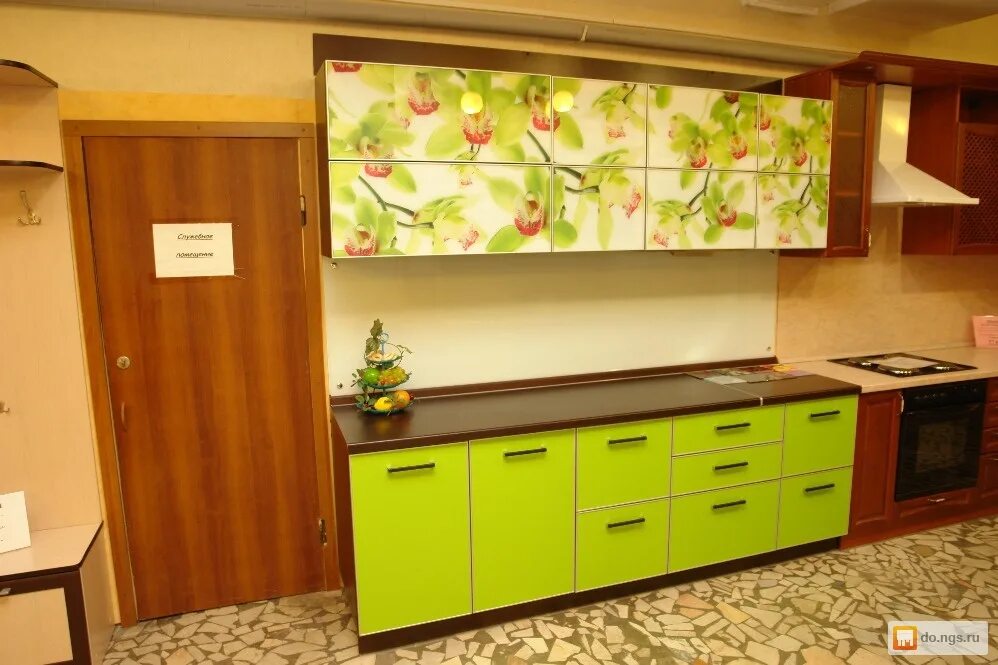 Кухонные гарнитуры обклеенные пленкой фото Как обклеить кухню самоклеющейся пленкой - CormanStroy.ru