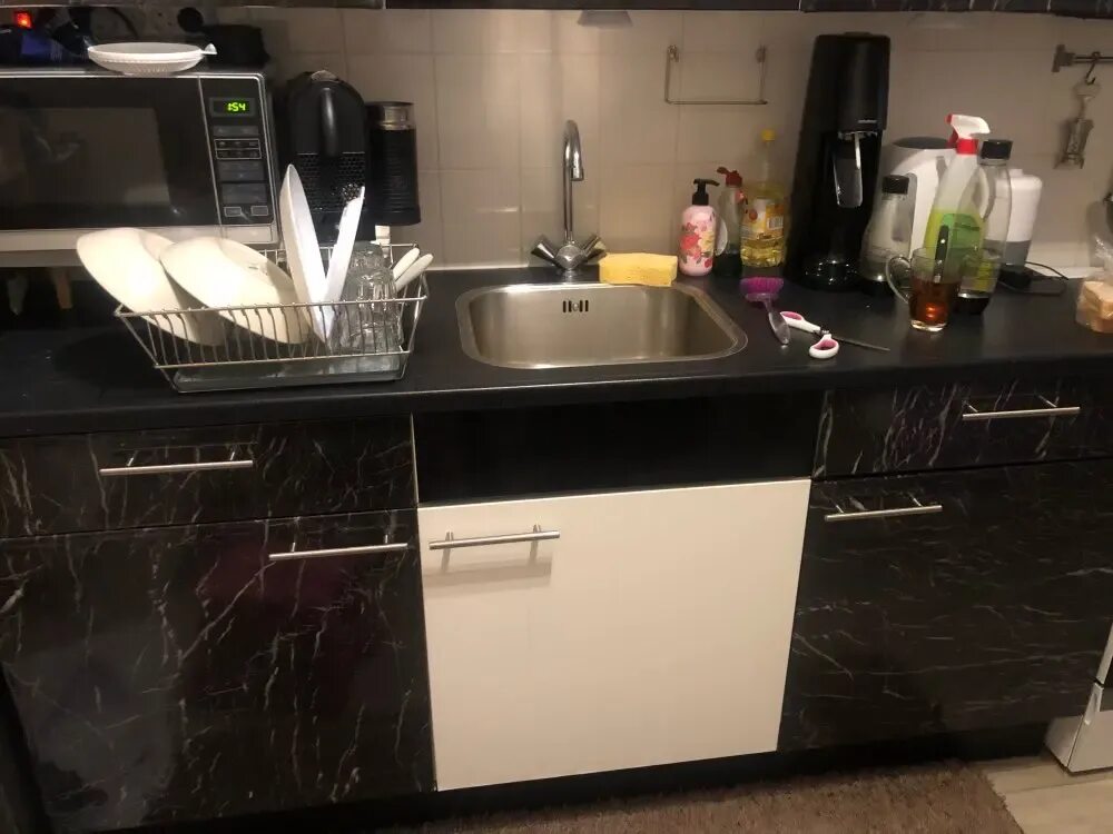 Кухонные гарнитуры обклеенные пленкой фото Как обклеить кухонный гарнитур самоклеющей пленкой - CormanStroy.ru