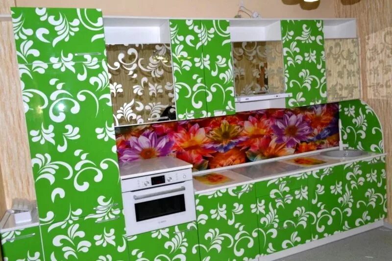 Кухонные гарнитуры обклеенные пленкой фото Как обклеить шкаф самоклеющейся плёнкой для мебели: пошагово с фото