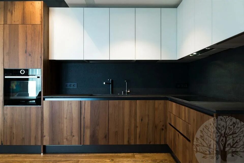 Кухонные гарнитуры под дерево современные фото Черная кухня с деревянной столешницей - CormanStroy.ru