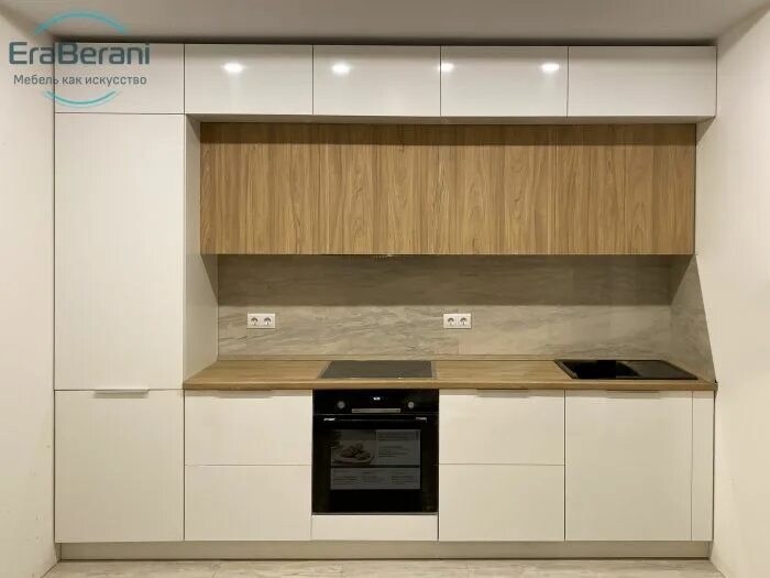 Кухонные гарнитуры с антресолями фото Кухня с антресолями прямая до потолка на заказ недорого в Москве Кухня в скандин