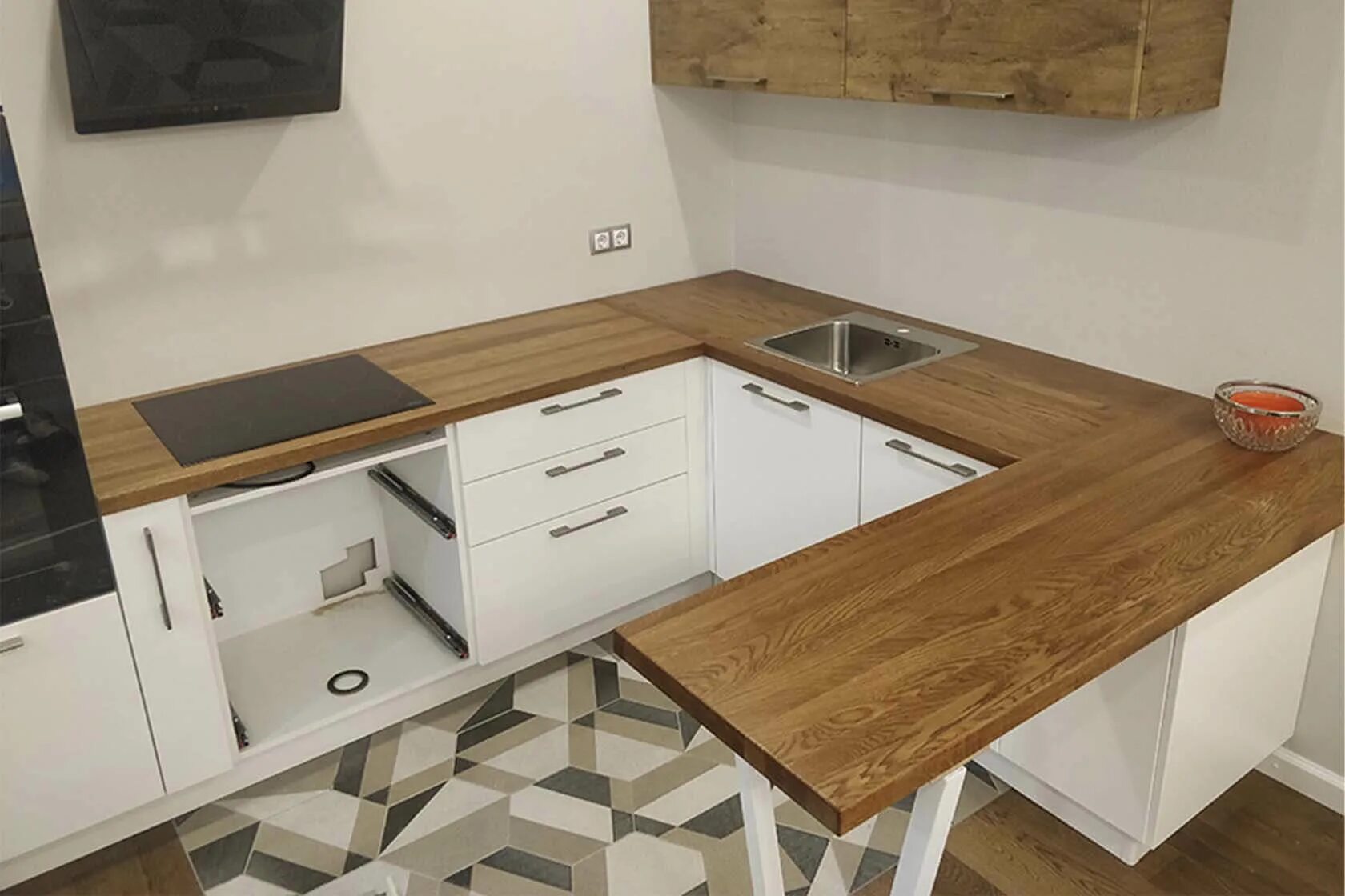 Кухонные гарнитуры с деревянными столешницами фото Производство столешниц из дерева. Как выбрать, заказ, монтаж в Москве и МО