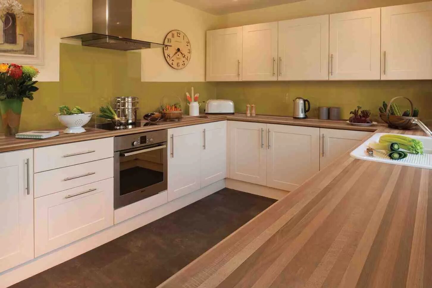 Кухонные гарнитуры с деревянными столешницами фото Kitchen design, walnut worktop, shaker cream gloss Laminate kitchen worktops, La