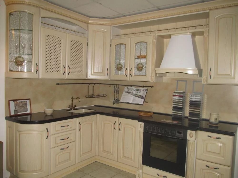 Кухонные гарнитуры слоновая кость фото Кухня Сандра Kitchen design, Corner sink kitchen, Kitchen classic