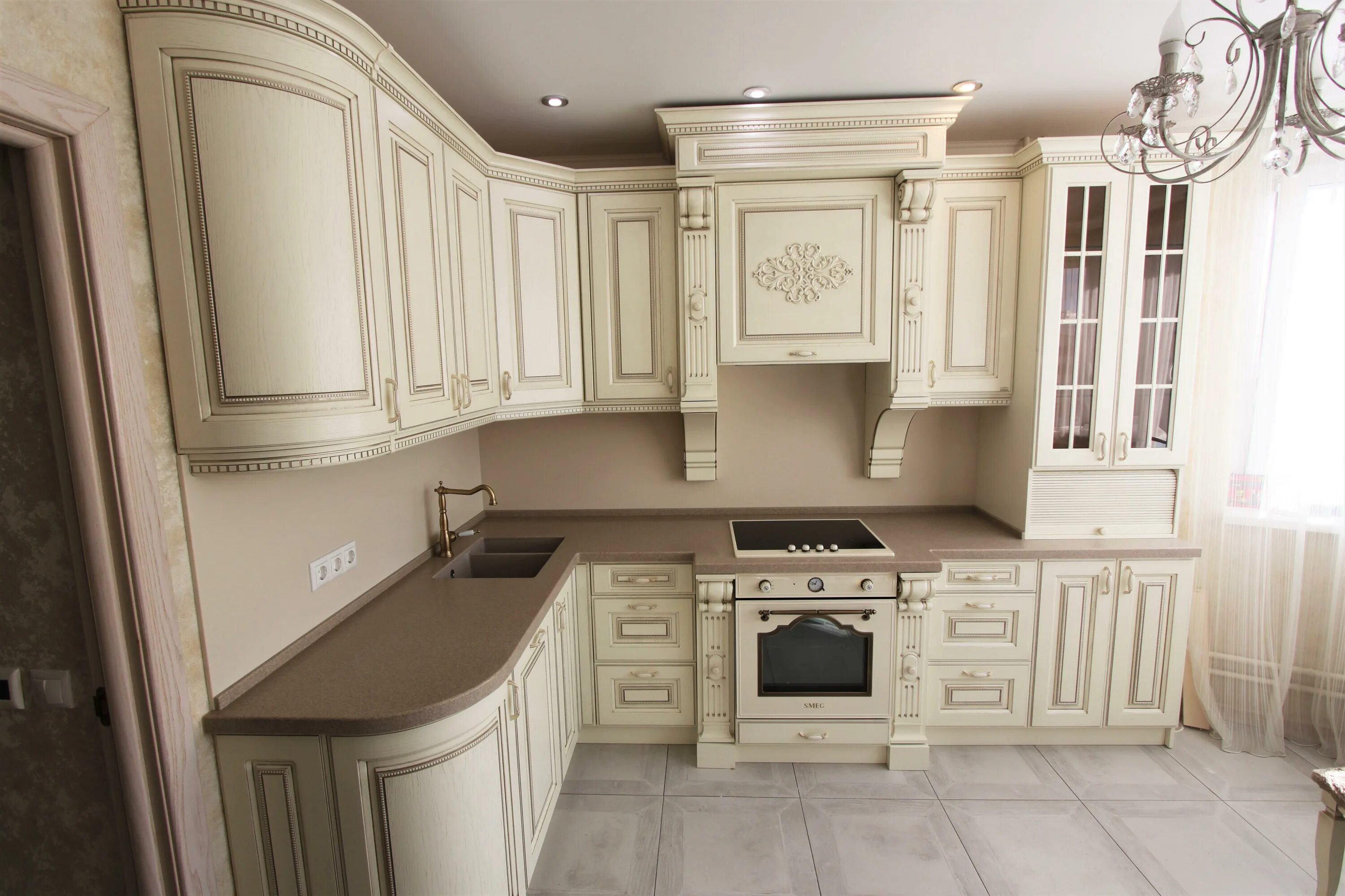 Кухонные гарнитуры слоновая кость фото Кухня "Империал" Слоновая кость ПШ в интерьере