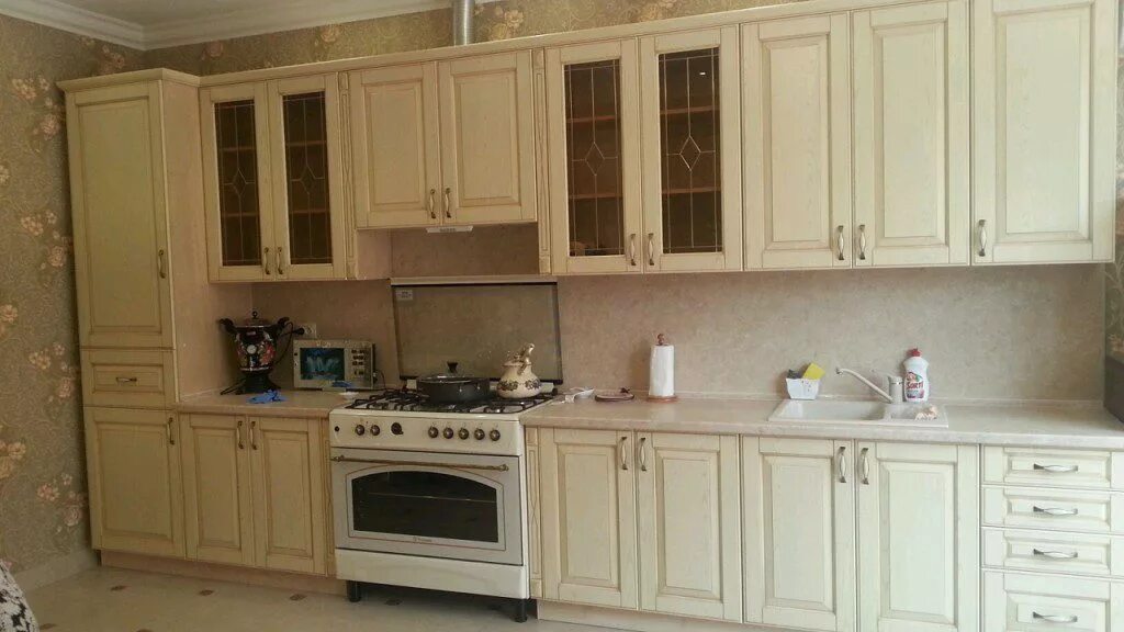 Кухонные гарнитуры слоновая кость фото Кухня цвета слоновой кости: 100+реальных фото интерьеров